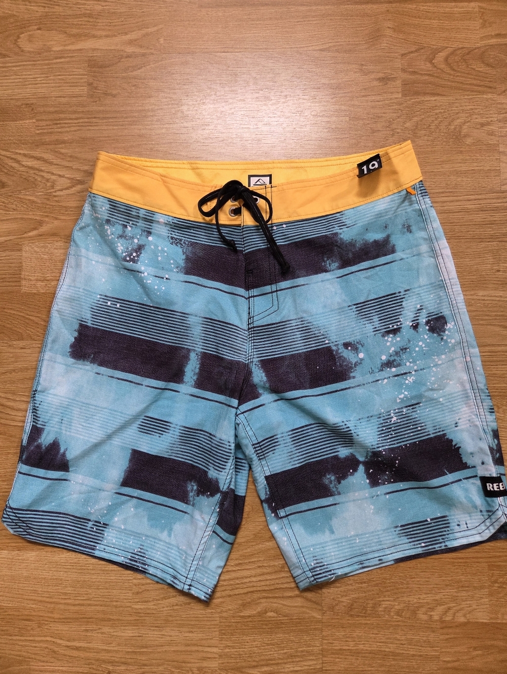 😎 REEF 😎 NEW! Men's 19" Outseam Striped Board Shorts - [Size 32]